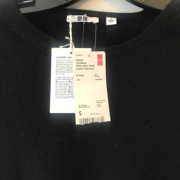 🆕❗️Uniqlo 100% cashmere crew neck sweater - Picture 2 of 2