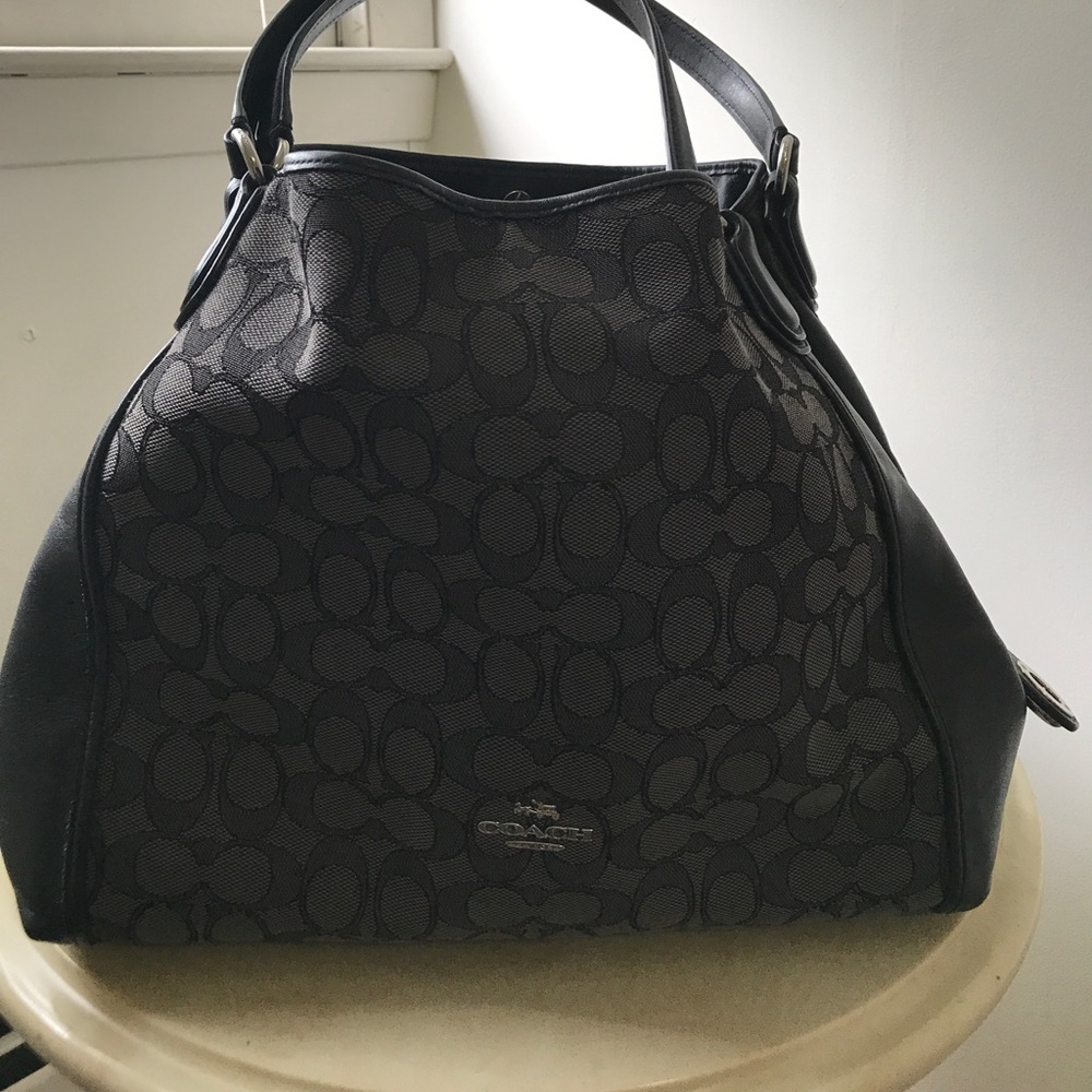 Authentic Coach Leather Shoulder Bag