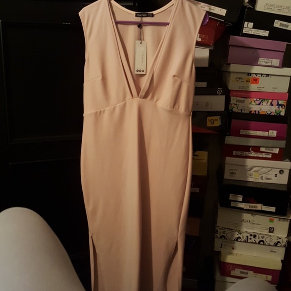 Gently used dresses - Picture 1 of 8