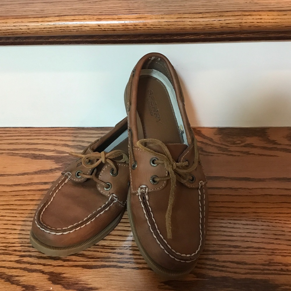 Sperry's great condition size 8!