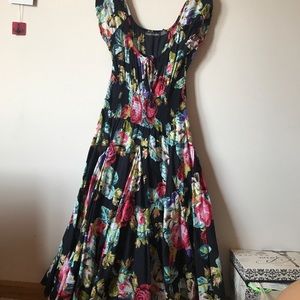Gorgeous floral midi dress!
