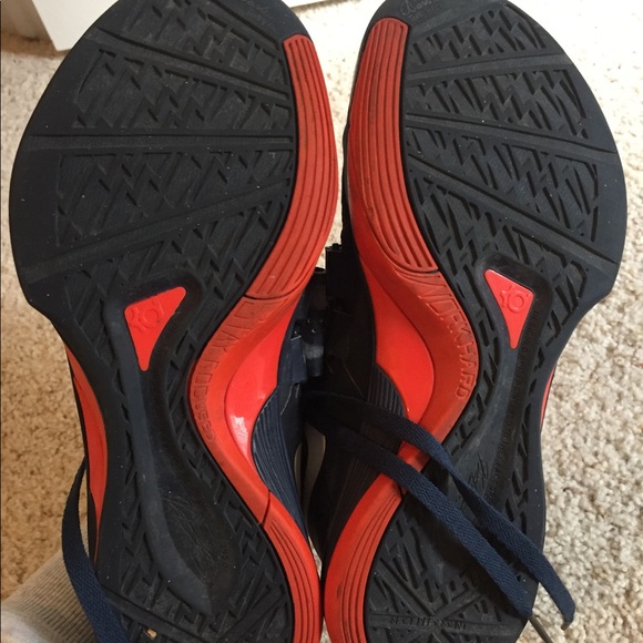 nike kd4 low top sneaker - Picture 2 of 3