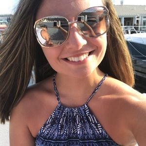 Meet your Posher, Adrienne