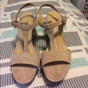 Nude wedges