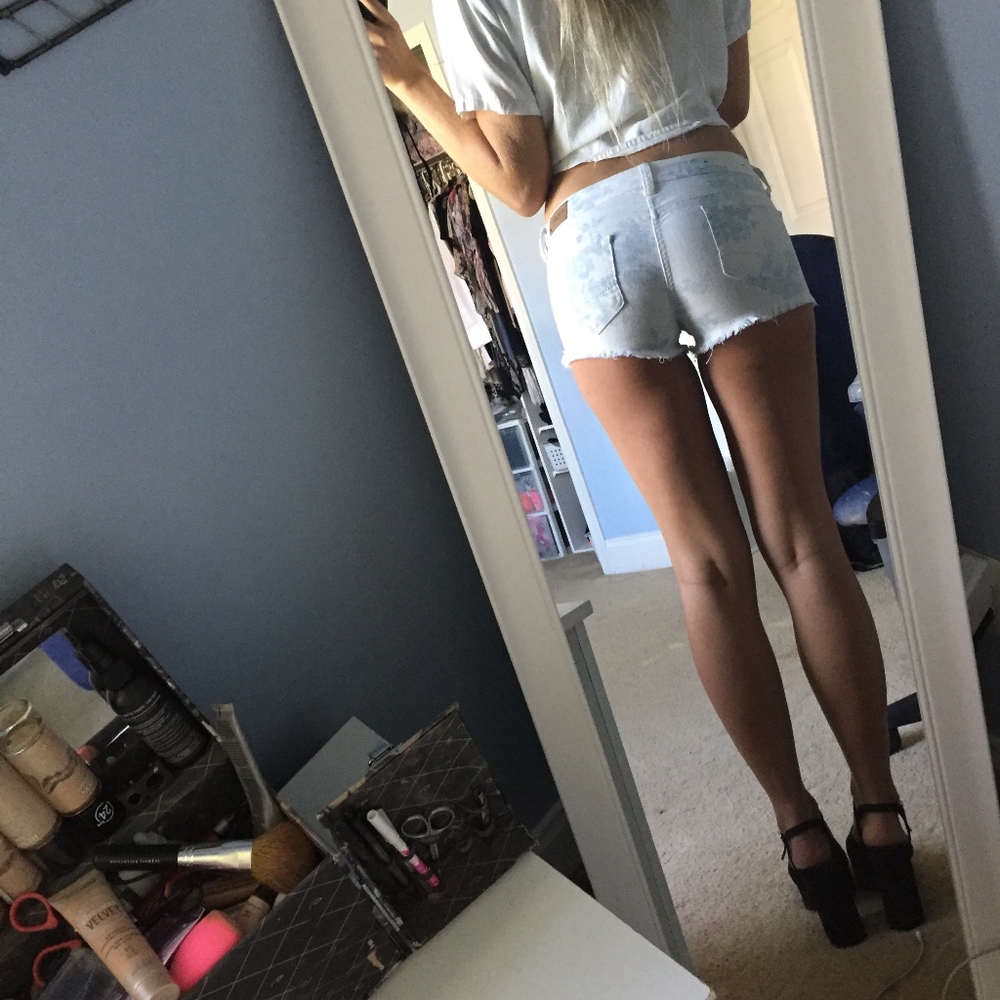 american eagle white light wash denim shorts