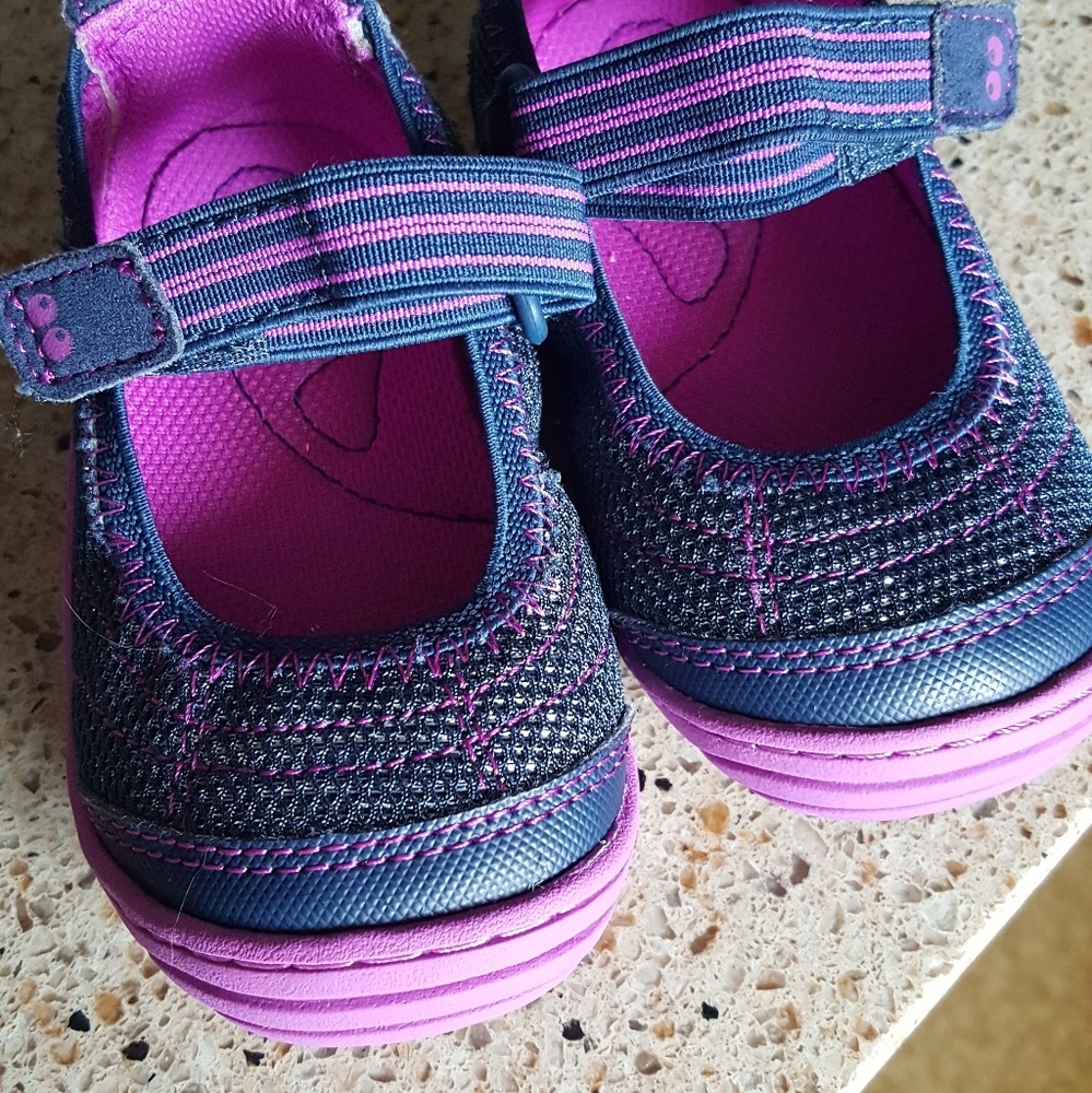 Striderite Mary Jane shoes