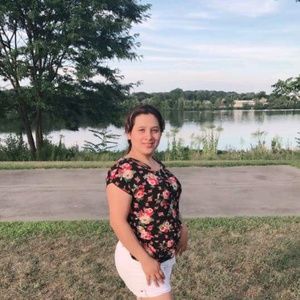 Meet your Posher, Dina