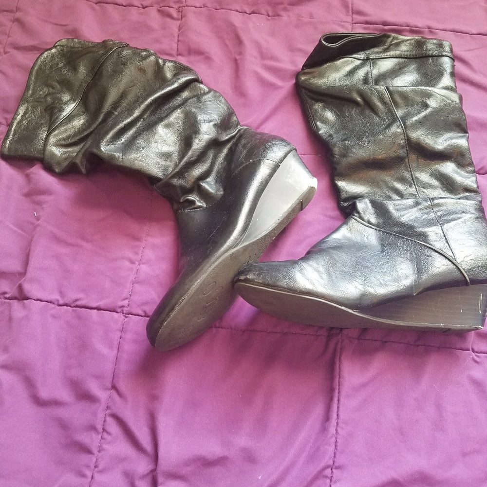 7.5 low wedge boots