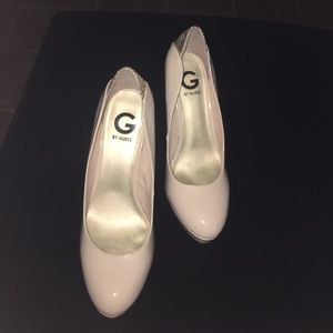 Guess pumps size 11