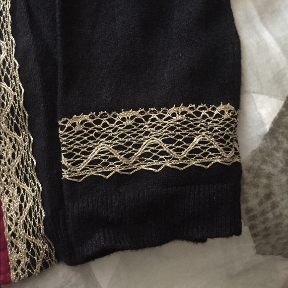 Sweater - Picture 4 of 4