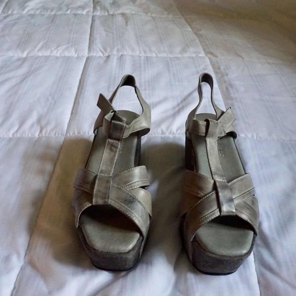 Antelope Grey Wedges! Size euro 39