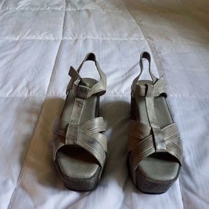Antelope Grey Wedges! Size euro 39