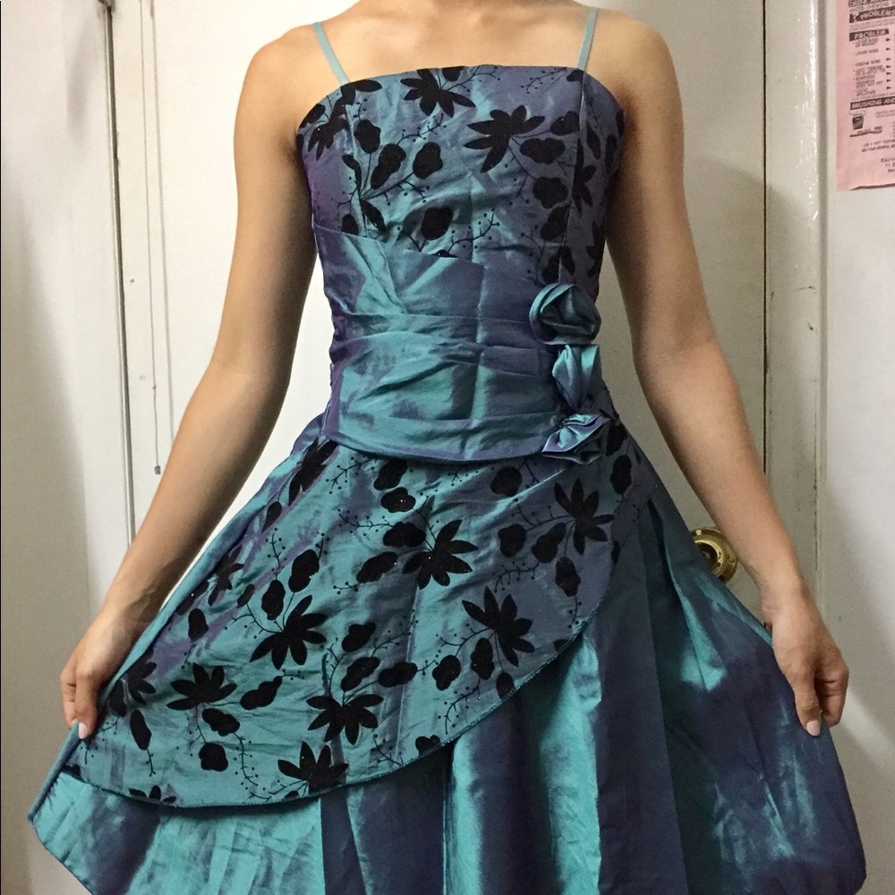 Dress for prom, ceremonies, dinner etc