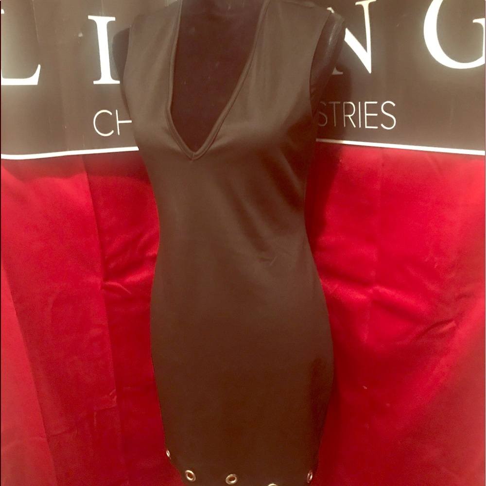 🔥HOT🔥 Deep V Mini with grommets