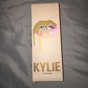 Kylie take me on vacation naked lipstick