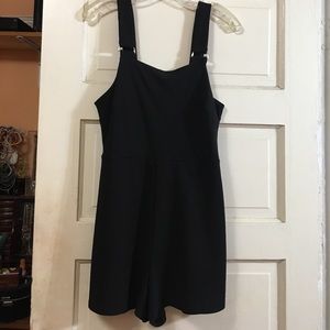 Black Playsuit As seen on Jessie James Decker.