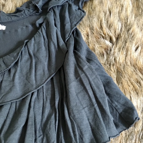 J. Crew Charcoal Ruffle Top - Size Medium! - Picture 7 of 7