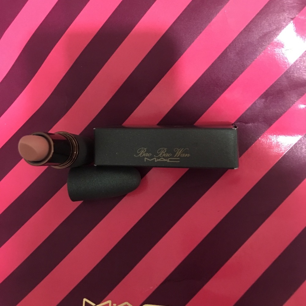 MAC Bao Bao Wan Collection Romantic Breakdown