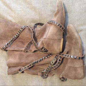 Suede boots