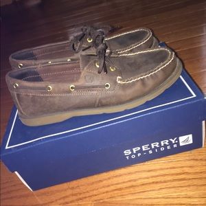 PRICE DROP SPERRY boat shoe brown