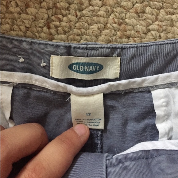 Grey khaki Old Navy shorts - Picture 3 of 3