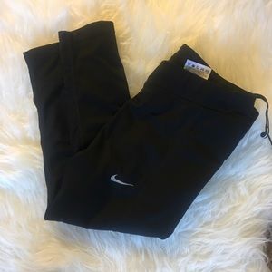 Small Nike- cropped leggings