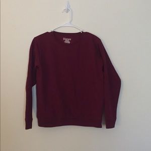 **S O L D** ☕️🛋Comfy Hanes crew neck burgundy