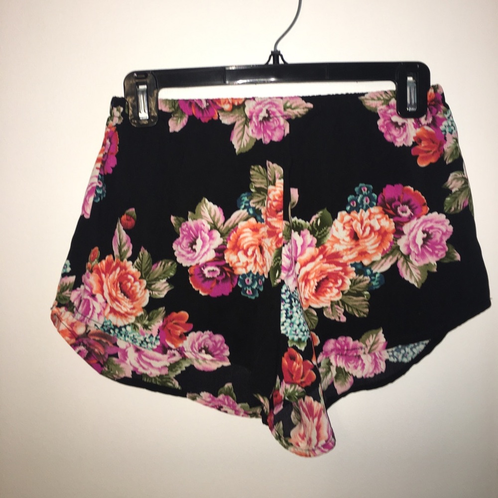 floral non-tight shorts