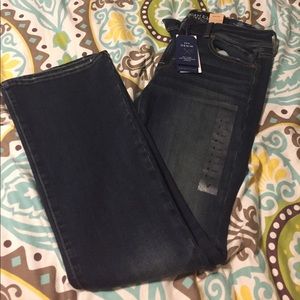 NWT American Eagle Size 4 Kickboot Jeans