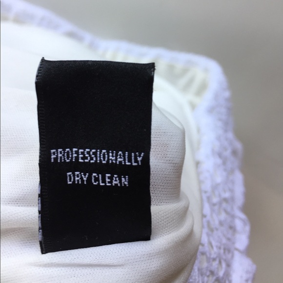 The Letter Lace Capri Pants- Mint Condition - Picture 4 of 6