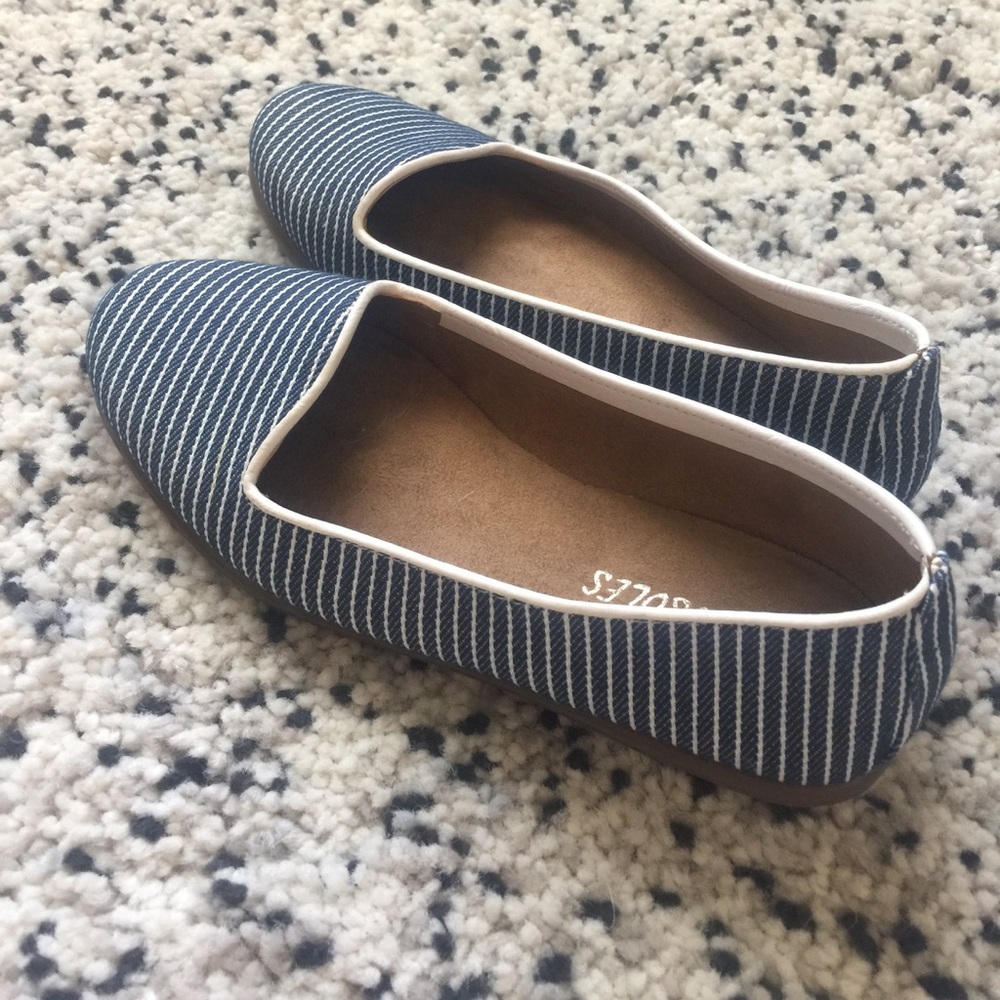 Aerosols Denim Blue and White Flats Size 6