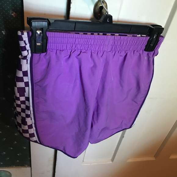 Nike dry-fit workout shorts - Picture 3 of 3