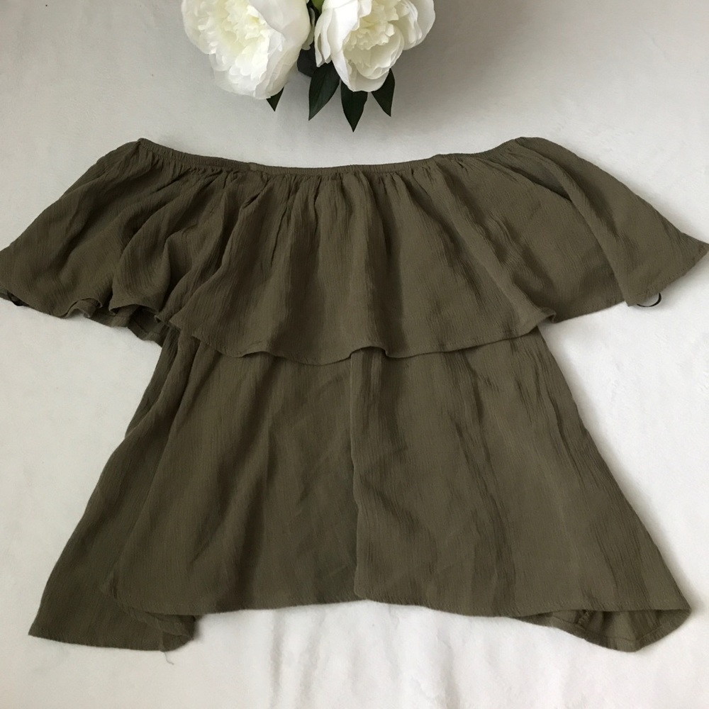 F21 Off the Shoulder Top