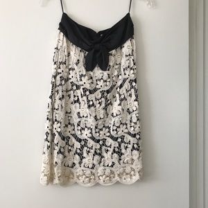Anthropologie Lil Lace Skirt --- Size 0