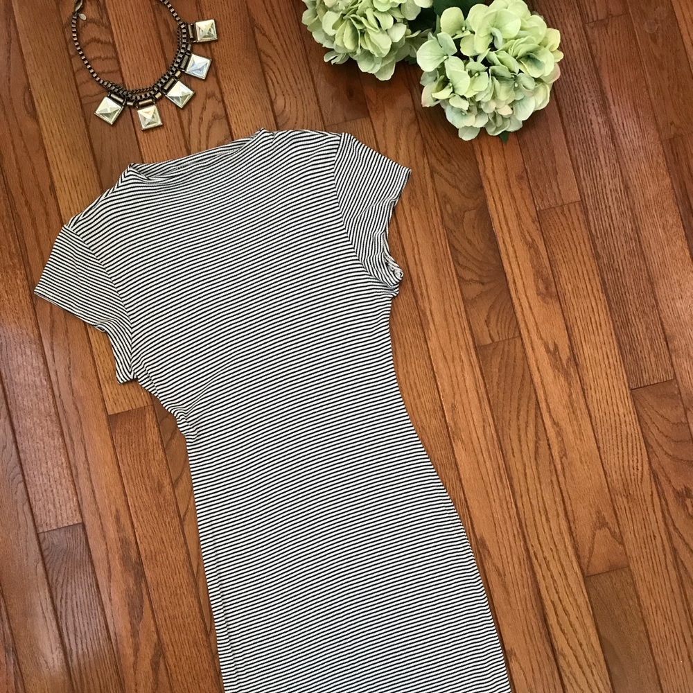 Black and white striped body con T-shirt dress