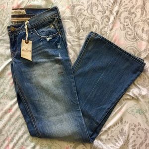 NWT Hollister Baja Super Flare Jeans