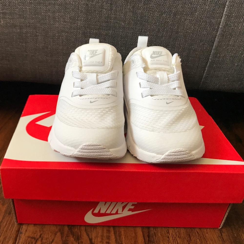 Nike Air Max Thea! Size 5c 1 DAY SALE!! Act fast!