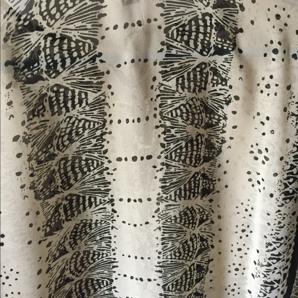 CAbi Chiffon Black and Cream Tunic - Picture 6 of 8