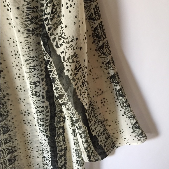 CAbi Chiffon Black and Cream Tunic - Picture 7 of 8