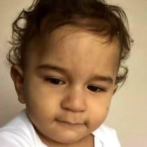 Meet your Posher, Huwida