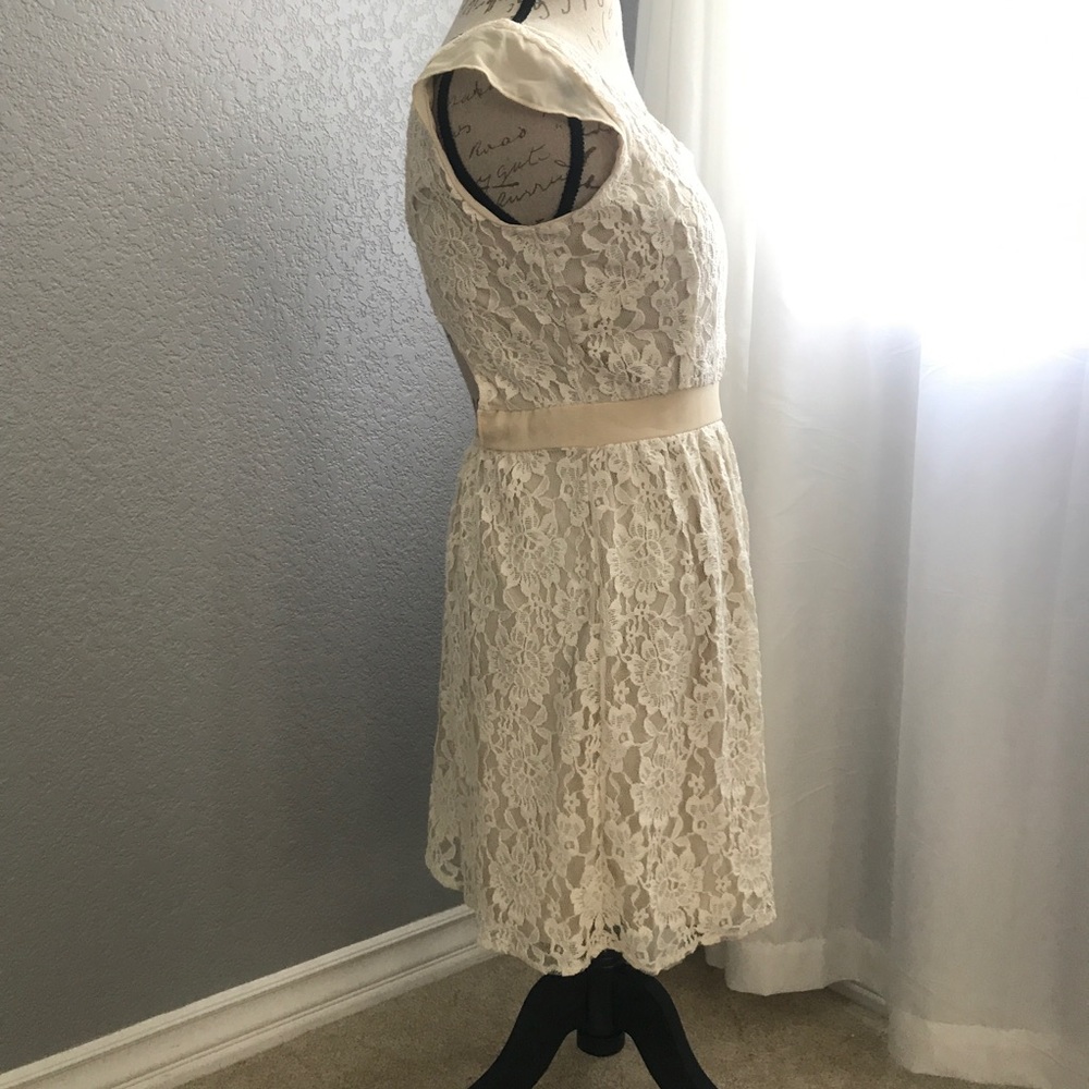 American Eagle Lace Dress - Picture 2 of 8