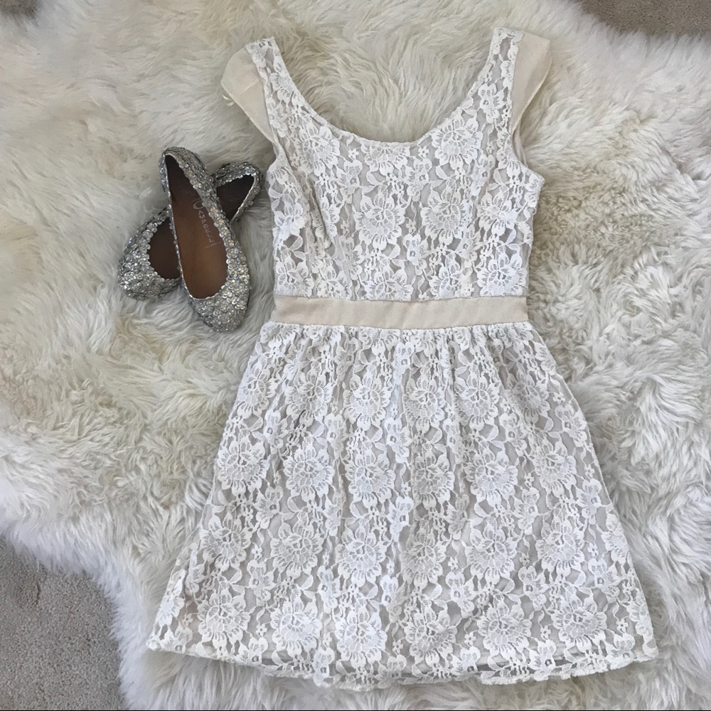 American Eagle Lace Dress - Picture 4 of 8