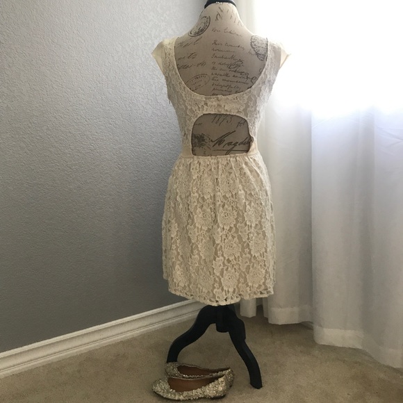 American Eagle Lace Dress - Picture 3 of 8