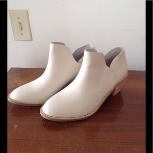 Cream Kelsi Dagger Kenmare boogie size 8 NWOT