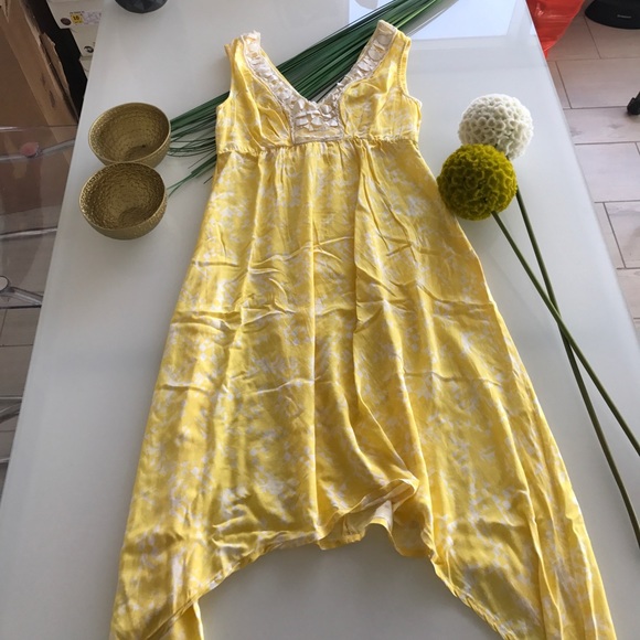 Yellow summer Dress - Picture 1 of 4