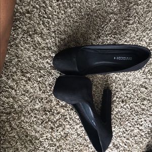 Black suede platform pumps