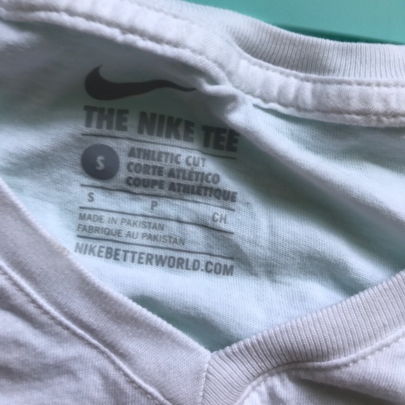 Nike Top - Picture 2 of 2