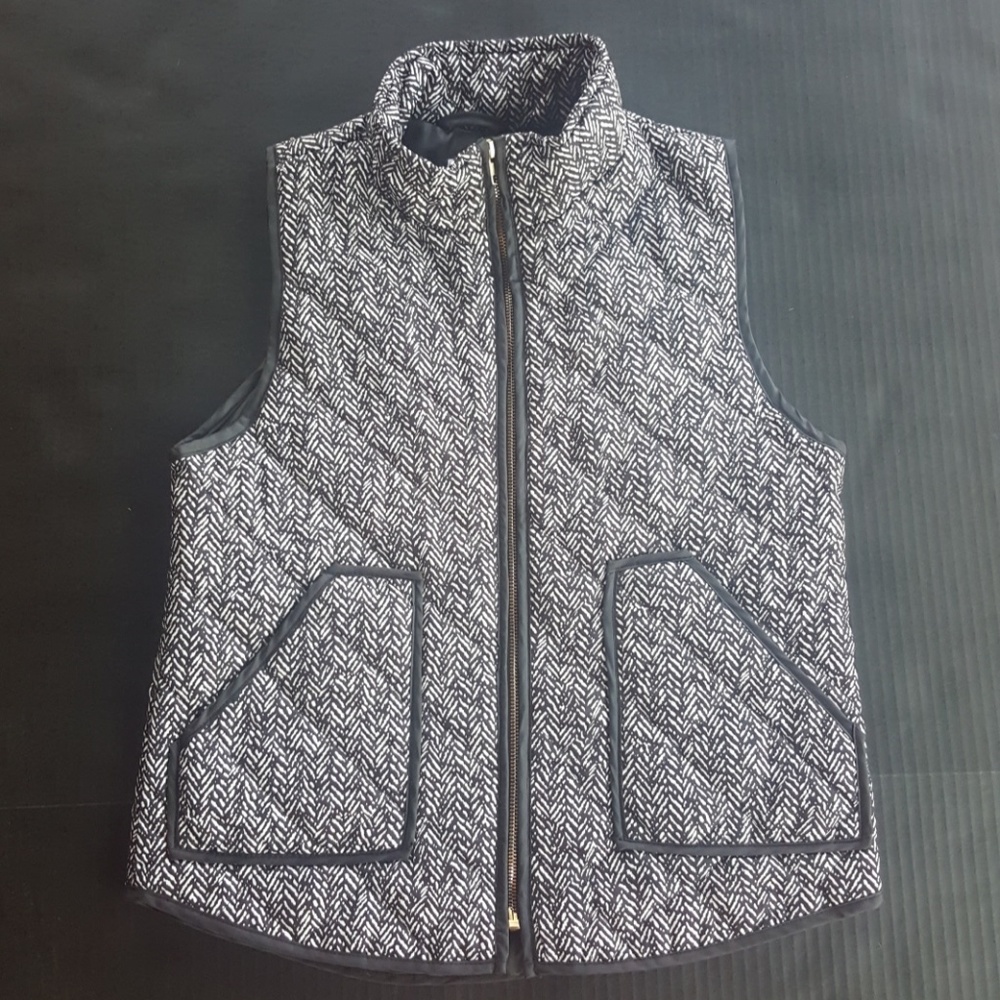 Herringbone printed vest! 😻😻