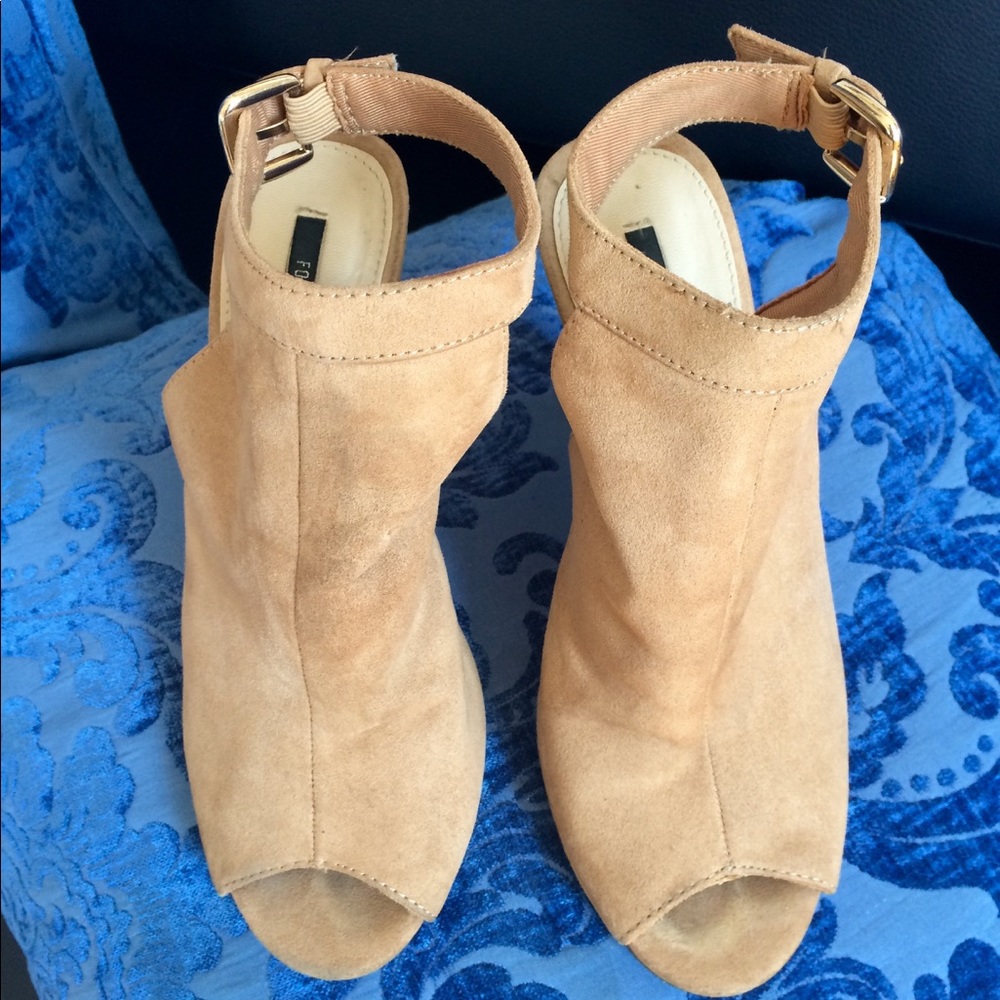 Nude suede- like open toe bootie size 6