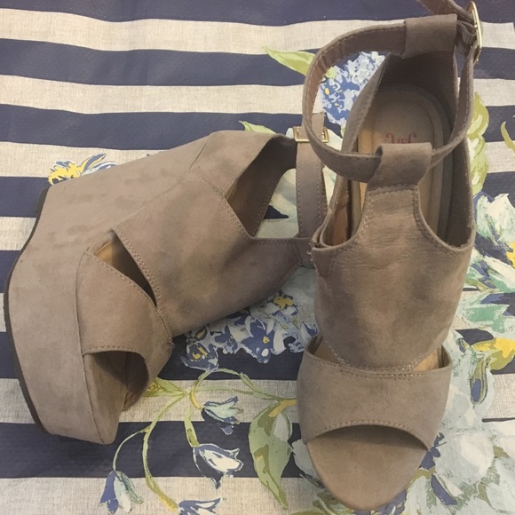 Taupe, Justfab Wedges! - Picture 2 of 4